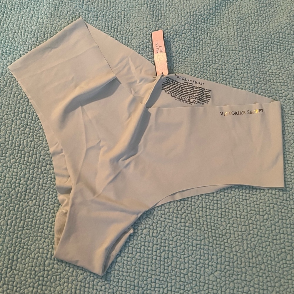 NWT VS Cheeky No Show Panty 2020